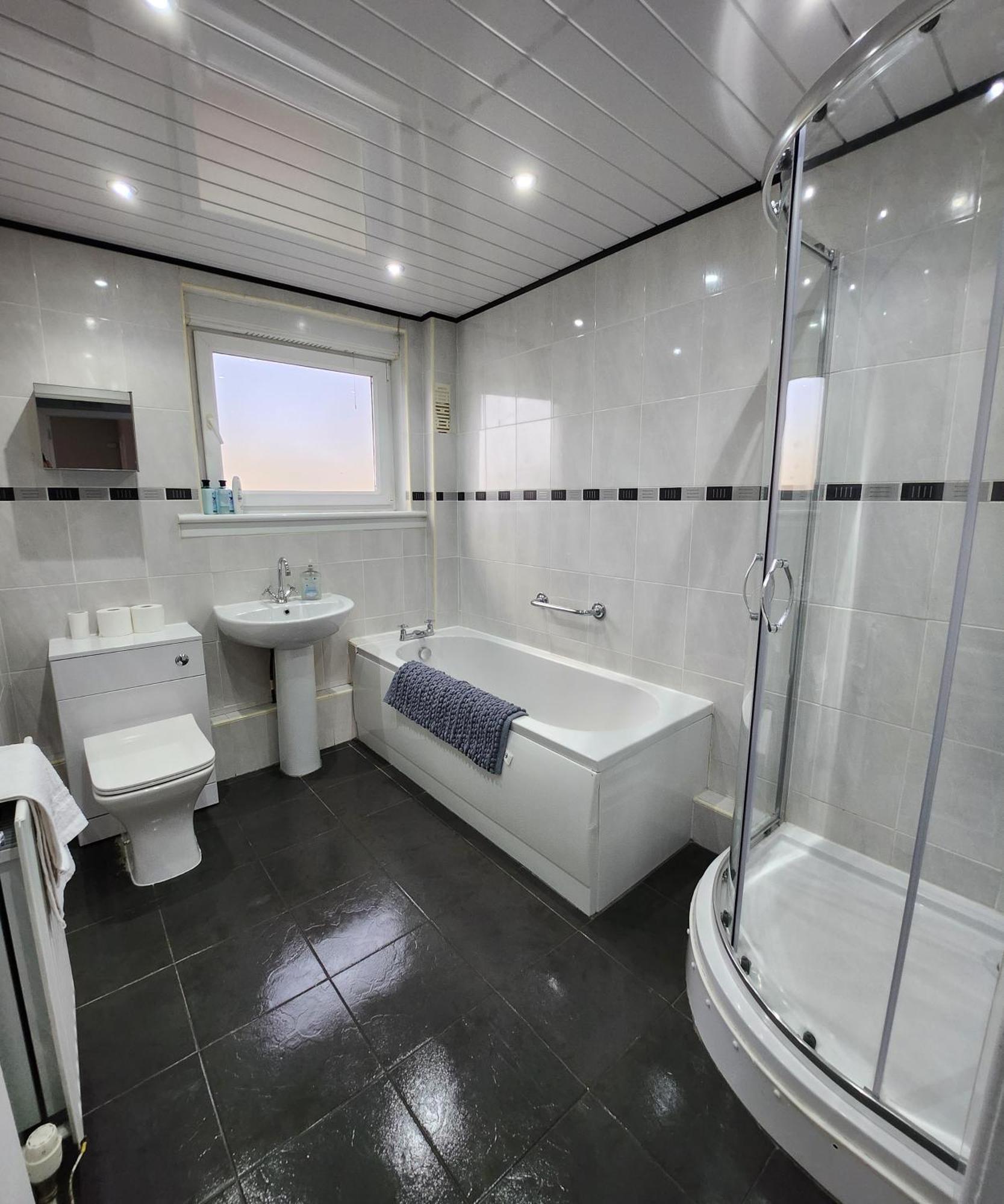 Fm Homes & Apartments 3 Bedroom Motherwell Buitenkant foto